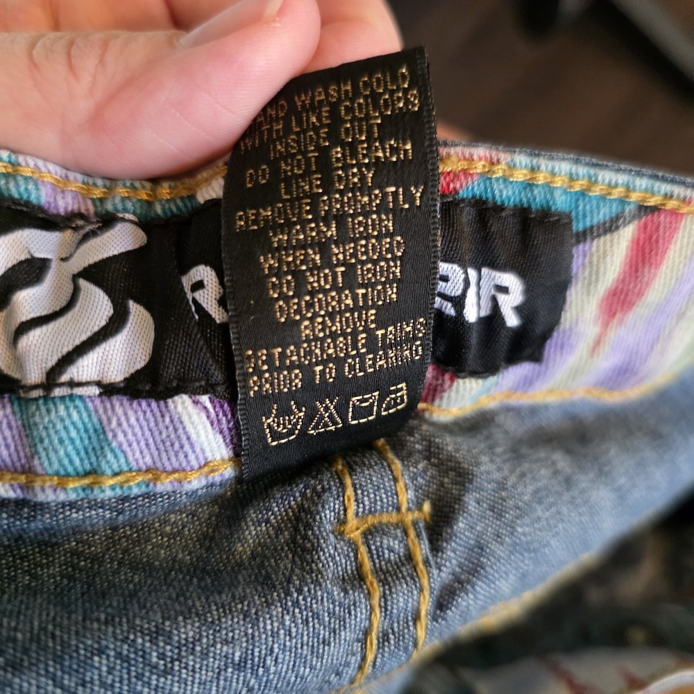 Dark Blue Women’s Jeans with Colorful Embroidered Back Pockets - Picture 8 of 8